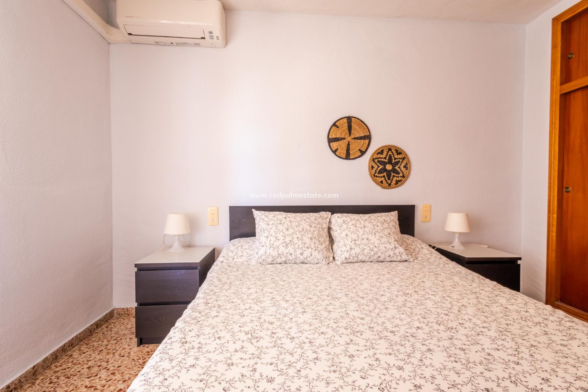 Videresalg - Apartamento -
Torrevieja - El Acequión - Los Náufragos