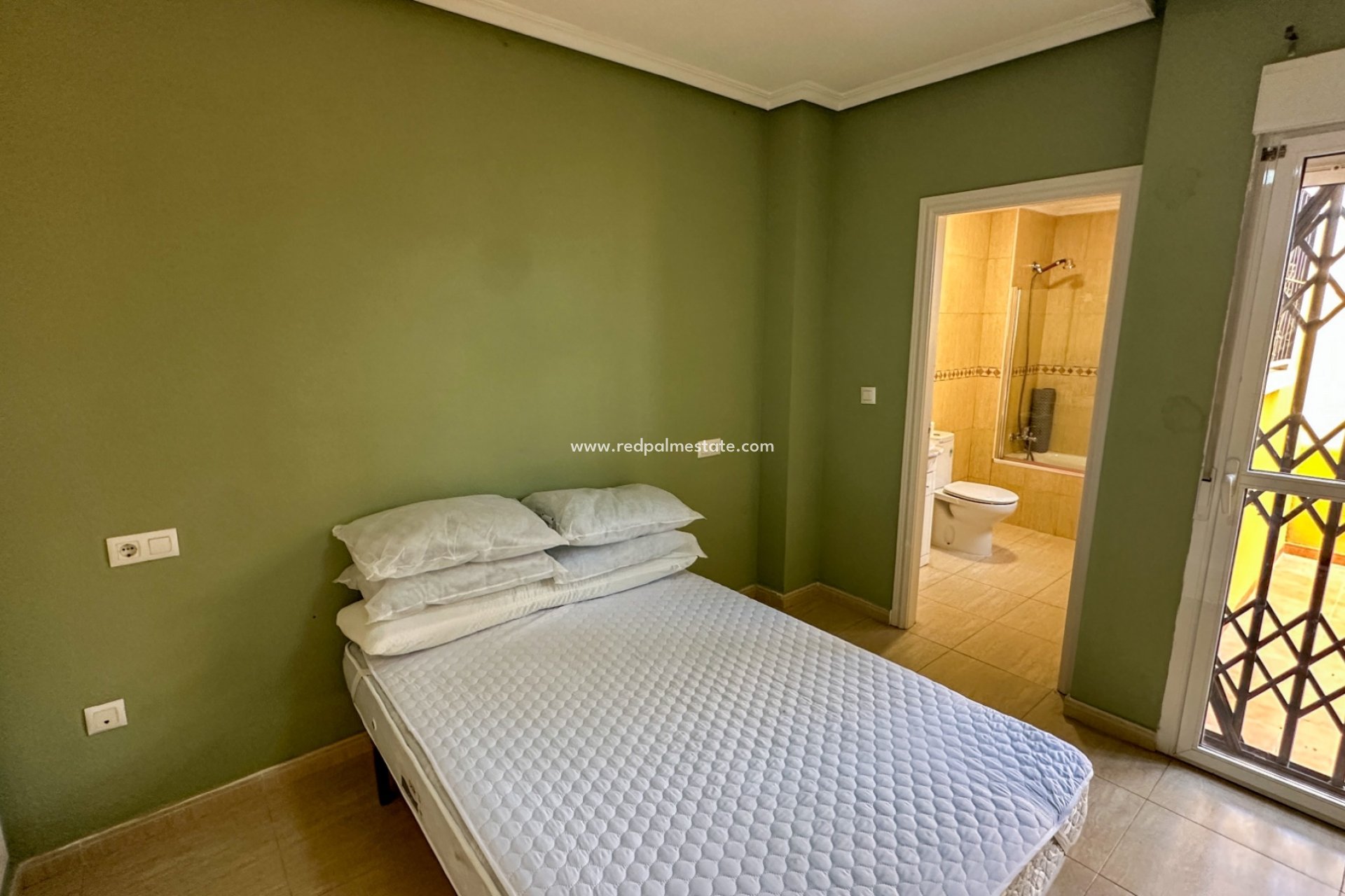 Videresalg - Bungalow -
Daya Nueva - Costa Blanca