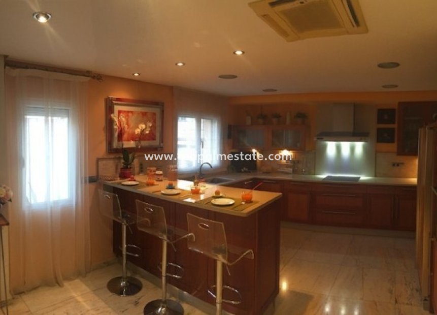 Videresalg - Bungalow -
Jávea