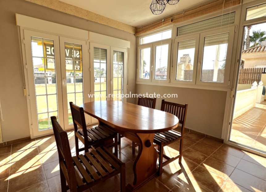 Videresalg - Bungalow -
Orihuela Costa - Inland