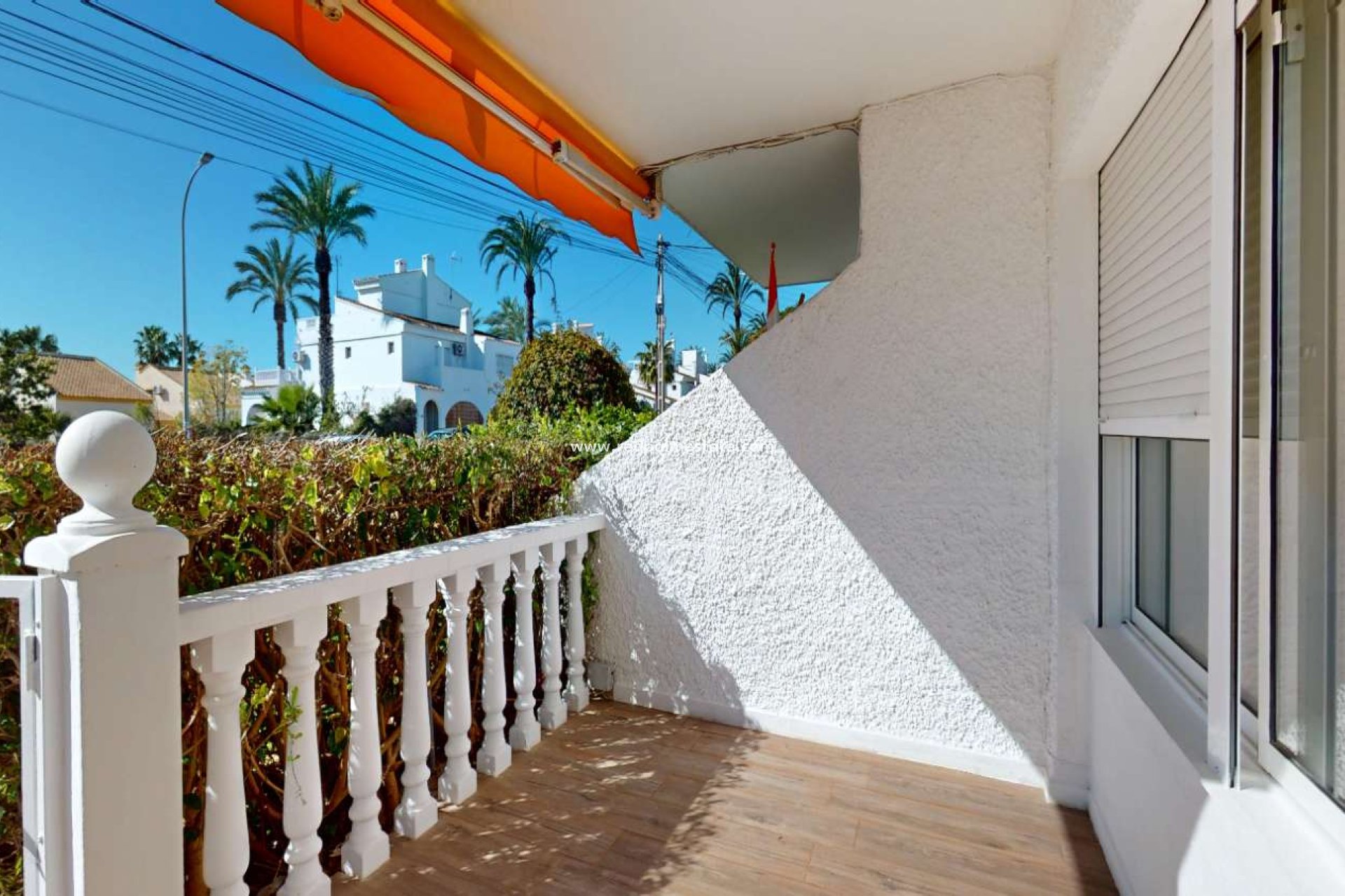 Videresalg - Bungalow -
Orihuela Costa - Inland