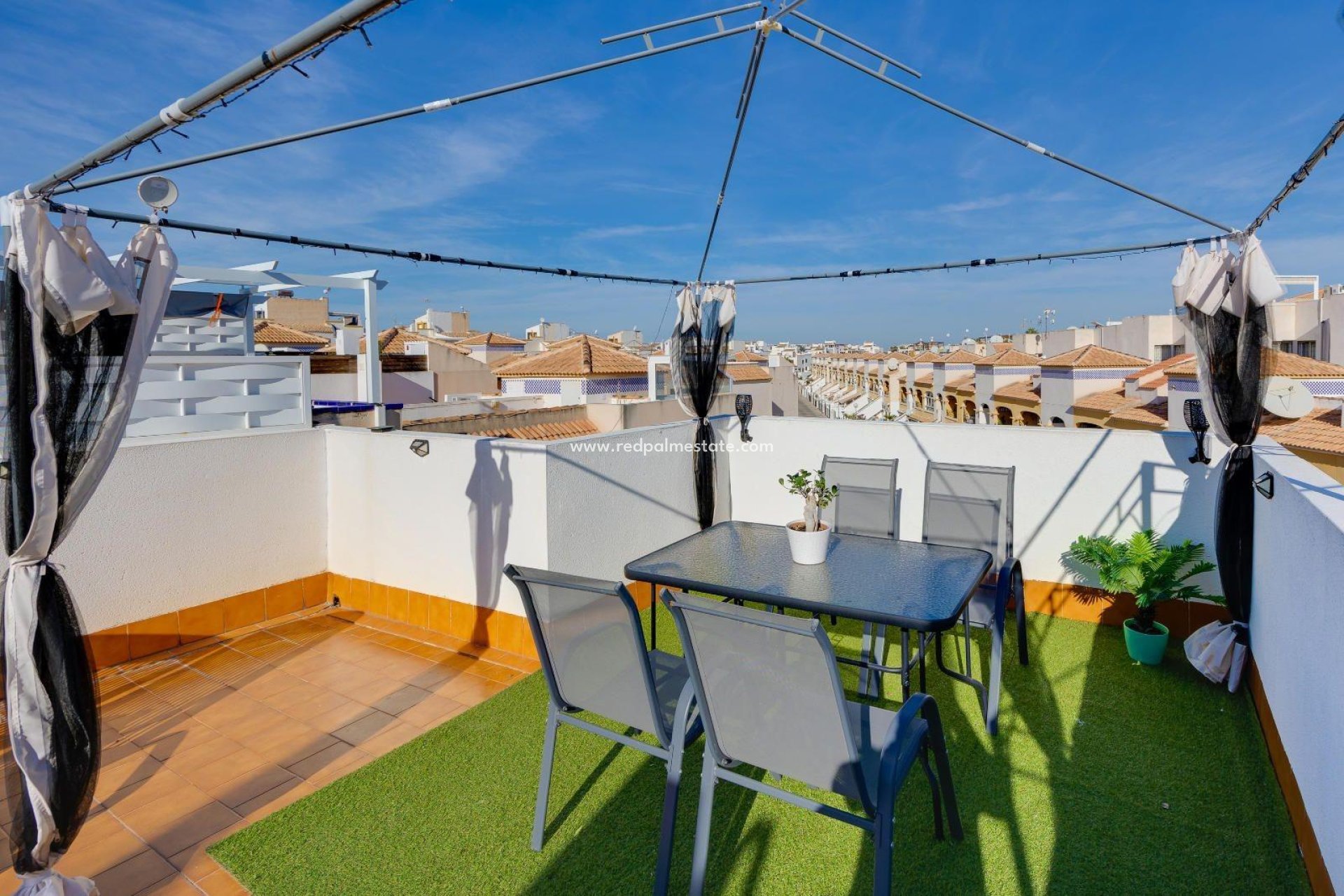 Videresalg - Bungalow -
Orihuela Costa - Los balcones