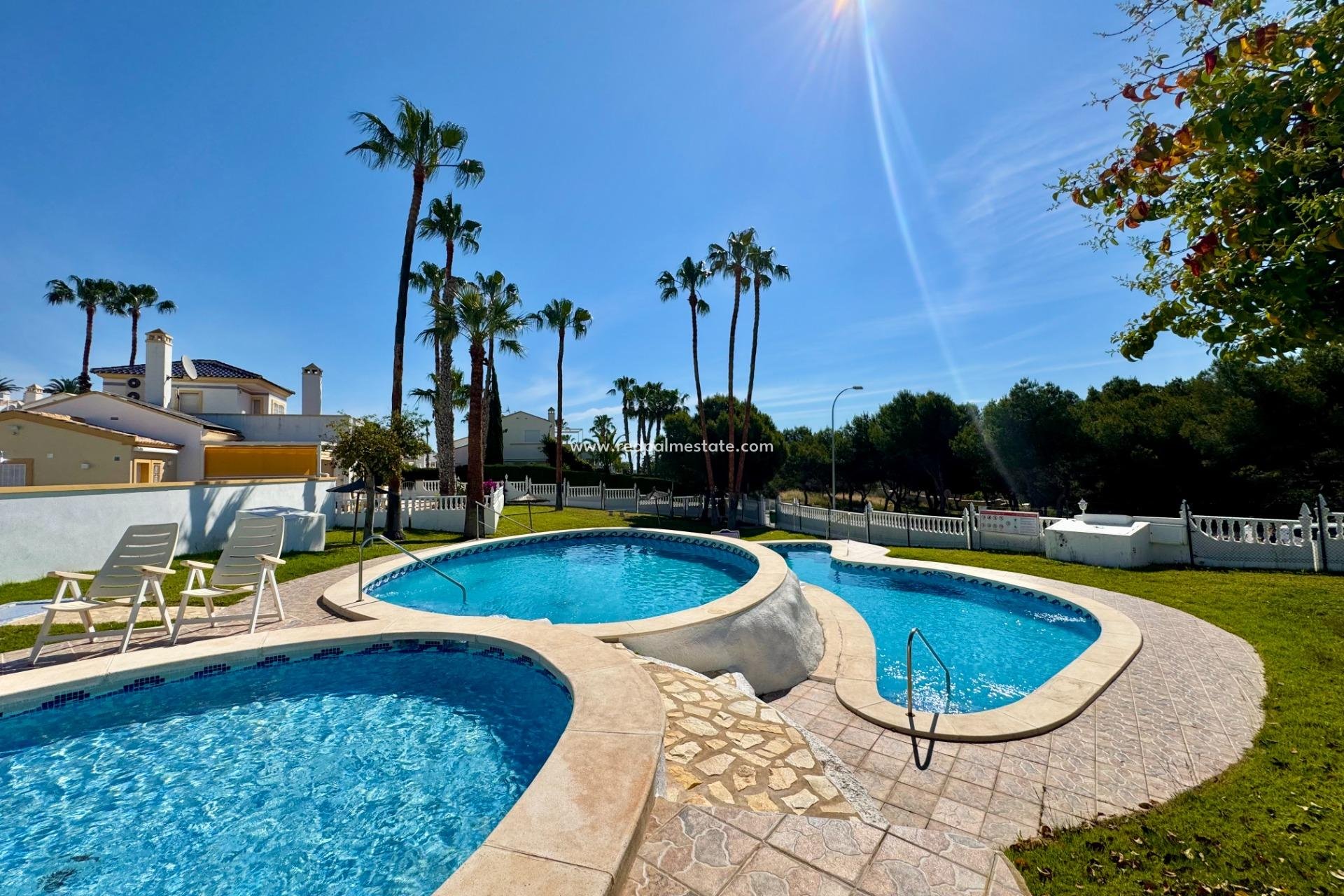 Videresalg - Bungalow -
Orihuela Costa - Villamartín