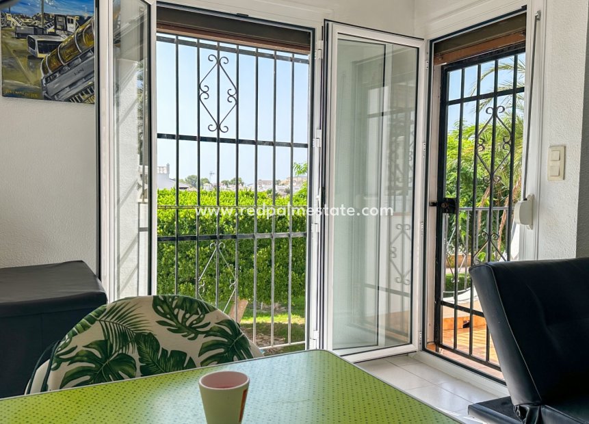 Videresalg - Bungalow -
San Miguel de Salinas - Inland