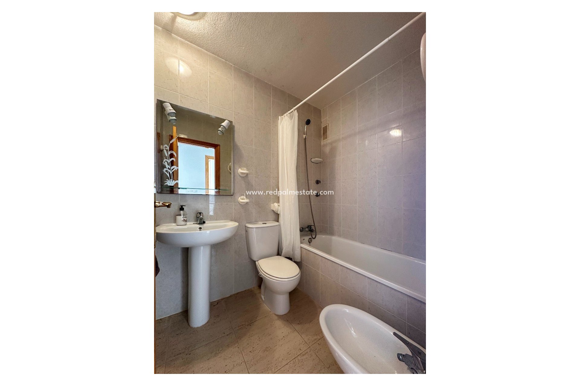 Videresalg - Bungalow -
San Miguel de Salinas - Inland