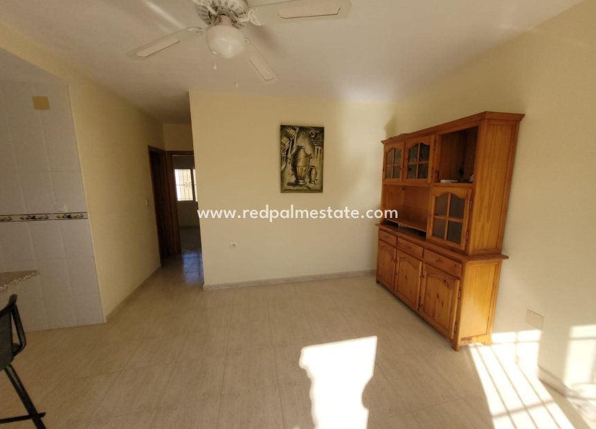 Videresalg - Bungalow -
San Miguel de Salinas - Inland