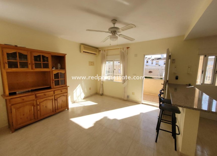 Videresalg - Bungalow -
San Miguel de Salinas - Inland