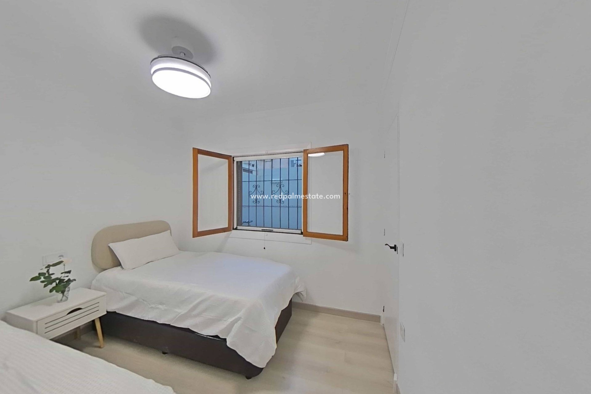 Videresalg - Bungalow -
San Pedro del Pinatar - Lo pagan