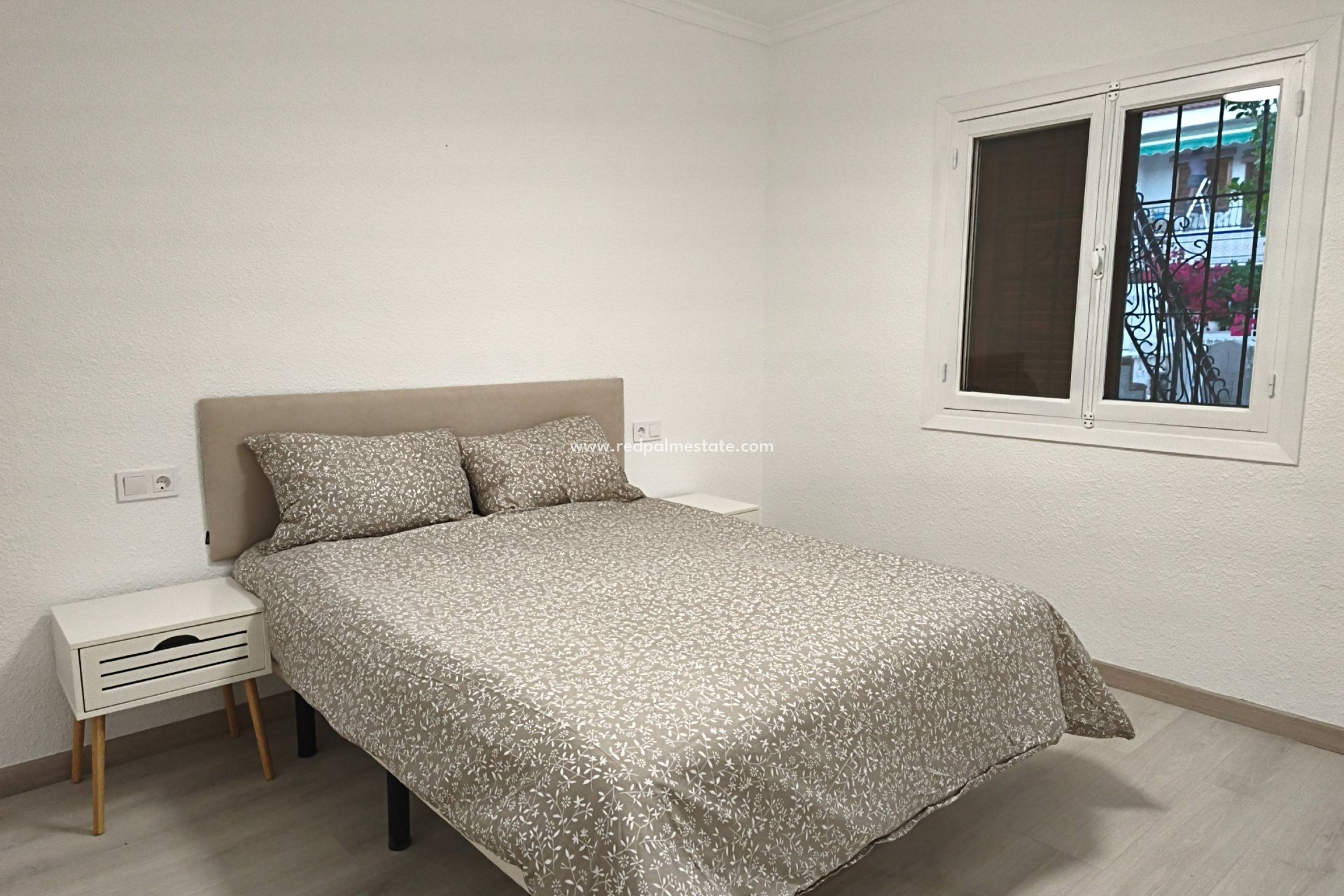 Videresalg - Bungalow -
San Pedro del Pinatar - Lo pagan