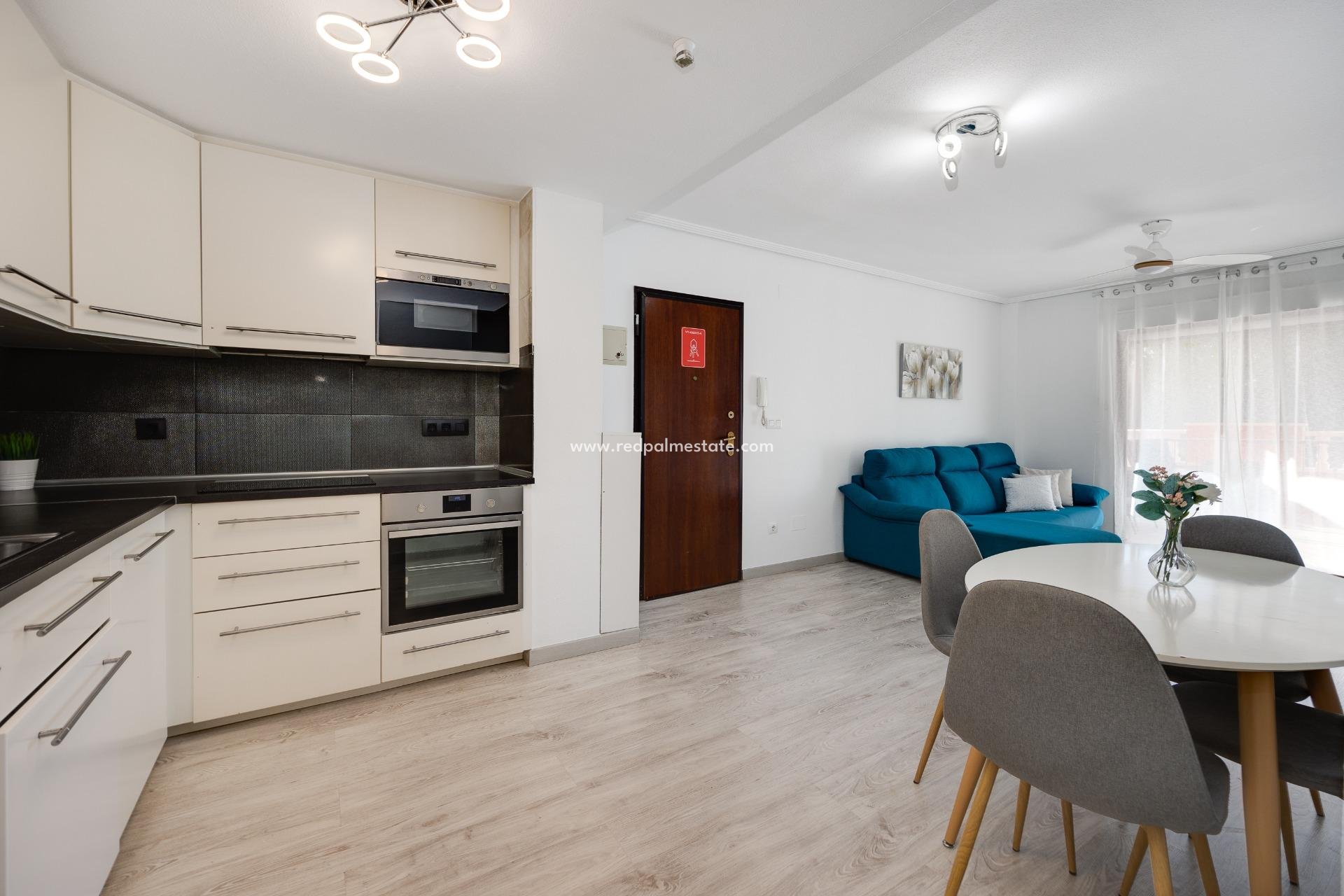 Videresalg - Bungalow -
Torrevieja - Aguas Nueva