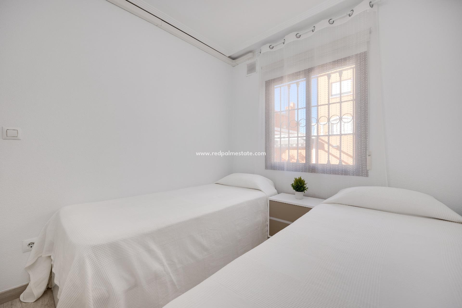 Videresalg - Bungalow -
Torrevieja - Aguas Nueva