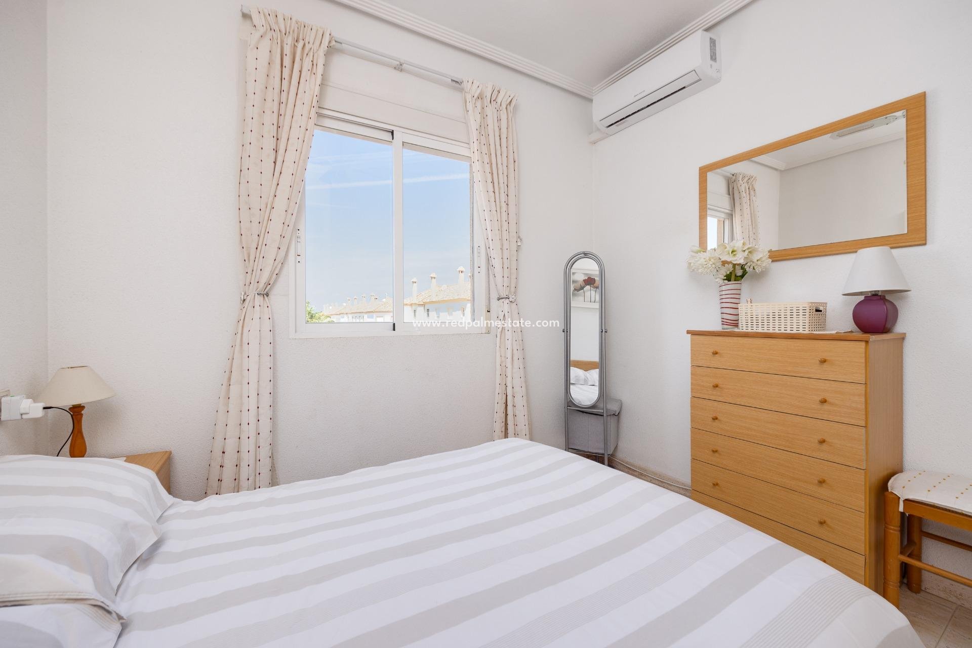 Videresalg - Bungalow -
Torrevieja - Aguas Nueva