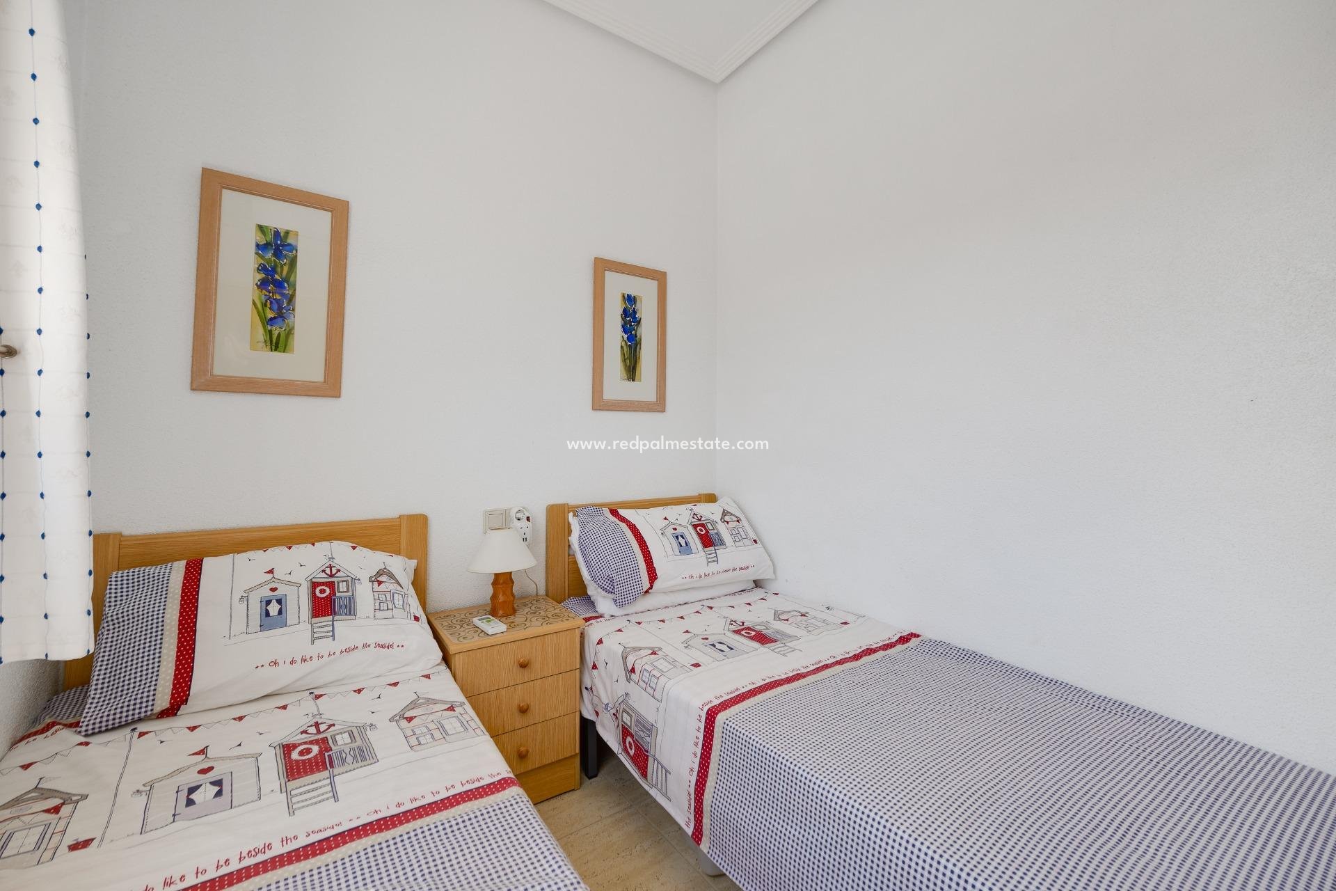 Videresalg - Bungalow -
Torrevieja - Aguas Nueva