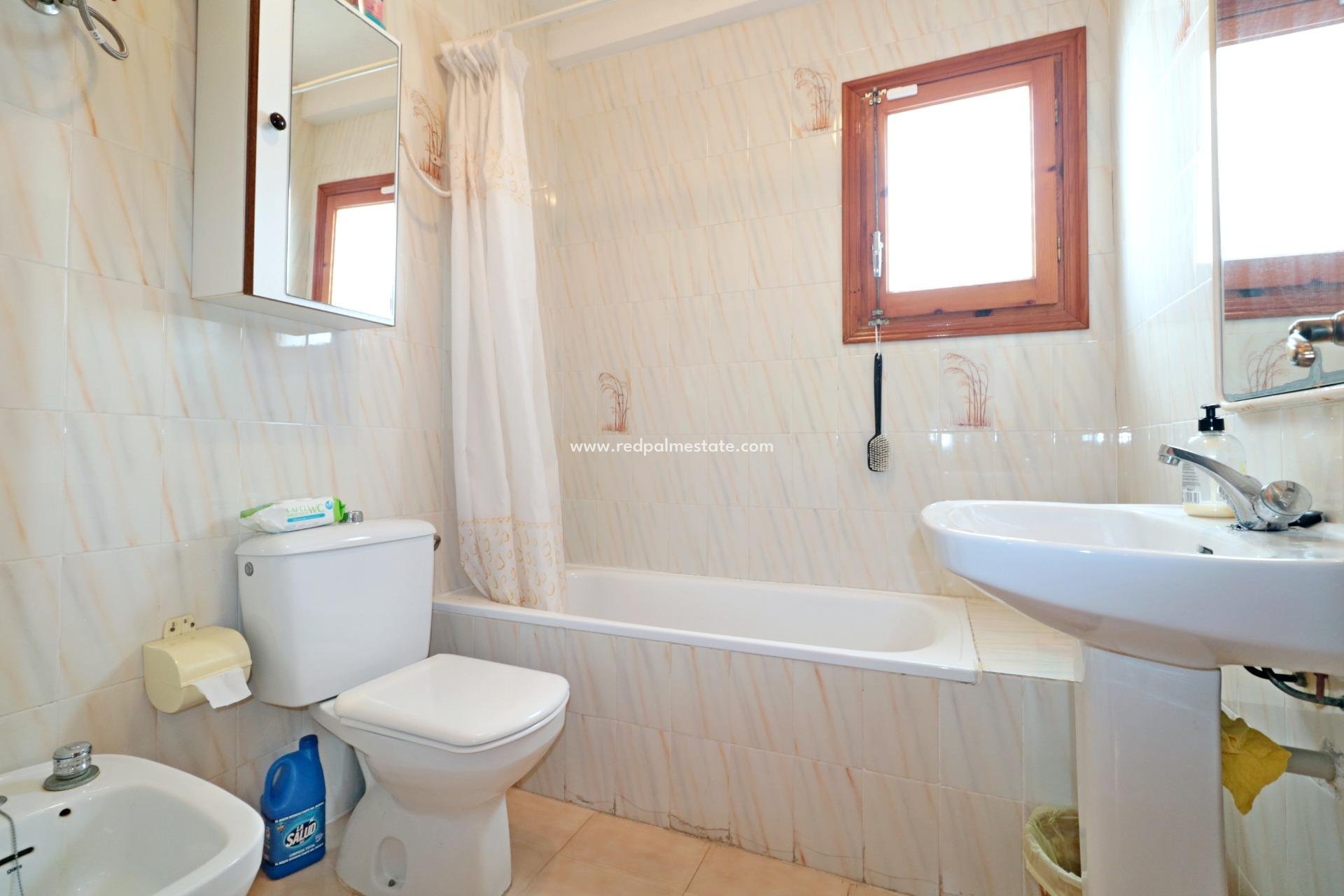 Videresalg - Bungalow -
Torrevieja - El Acequión - Los Náufragos