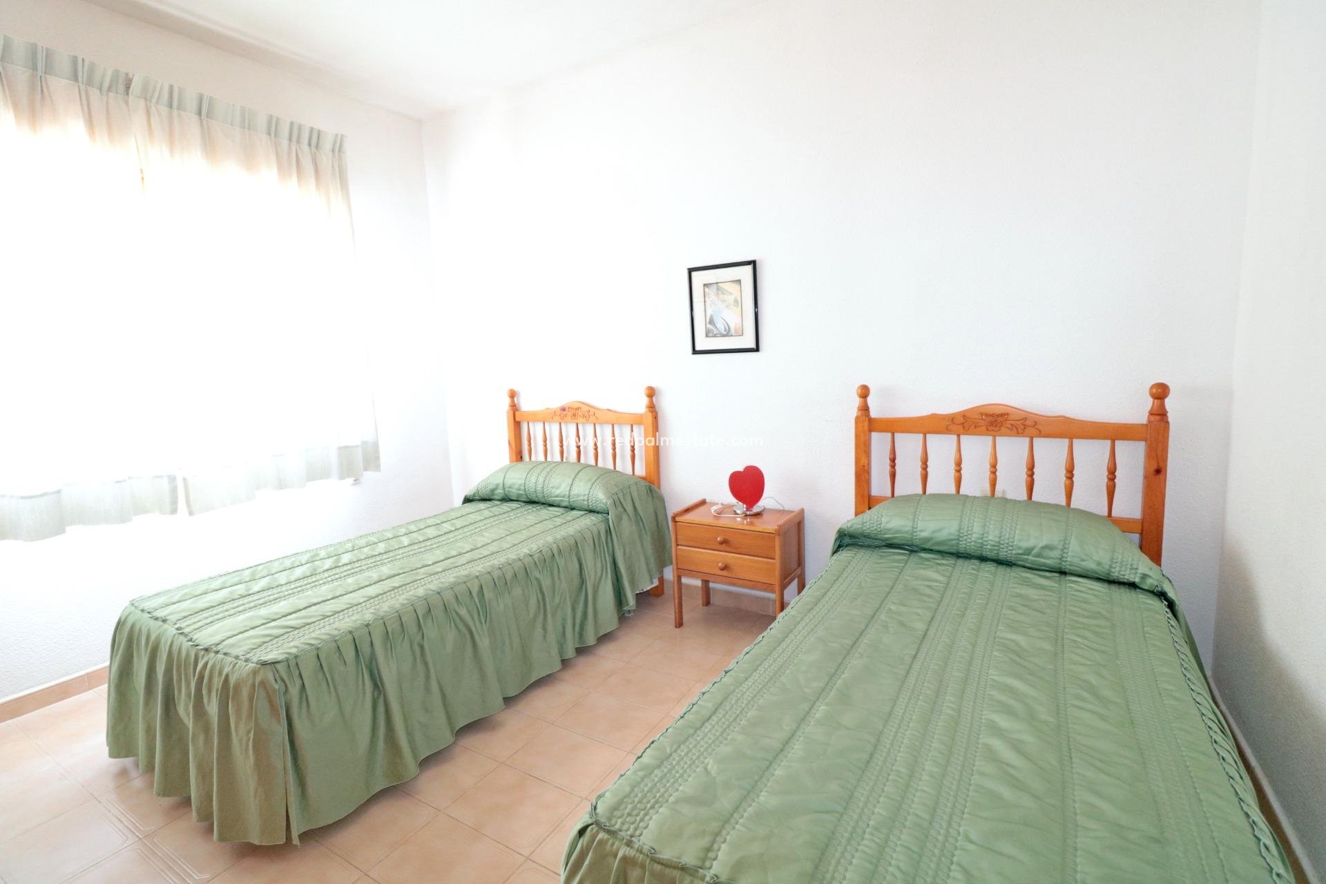 Videresalg - Bungalow -
Torrevieja - El Acequión - Los Náufragos