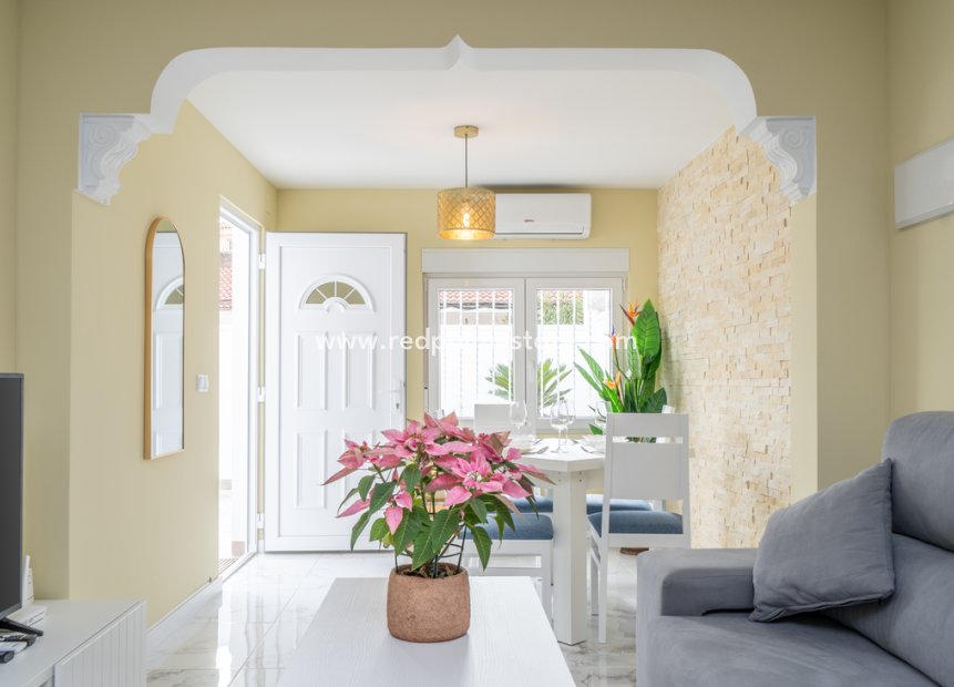 Videresalg - Bungalow -
Torrevieja - La Siesta - El Salado -  Torreta