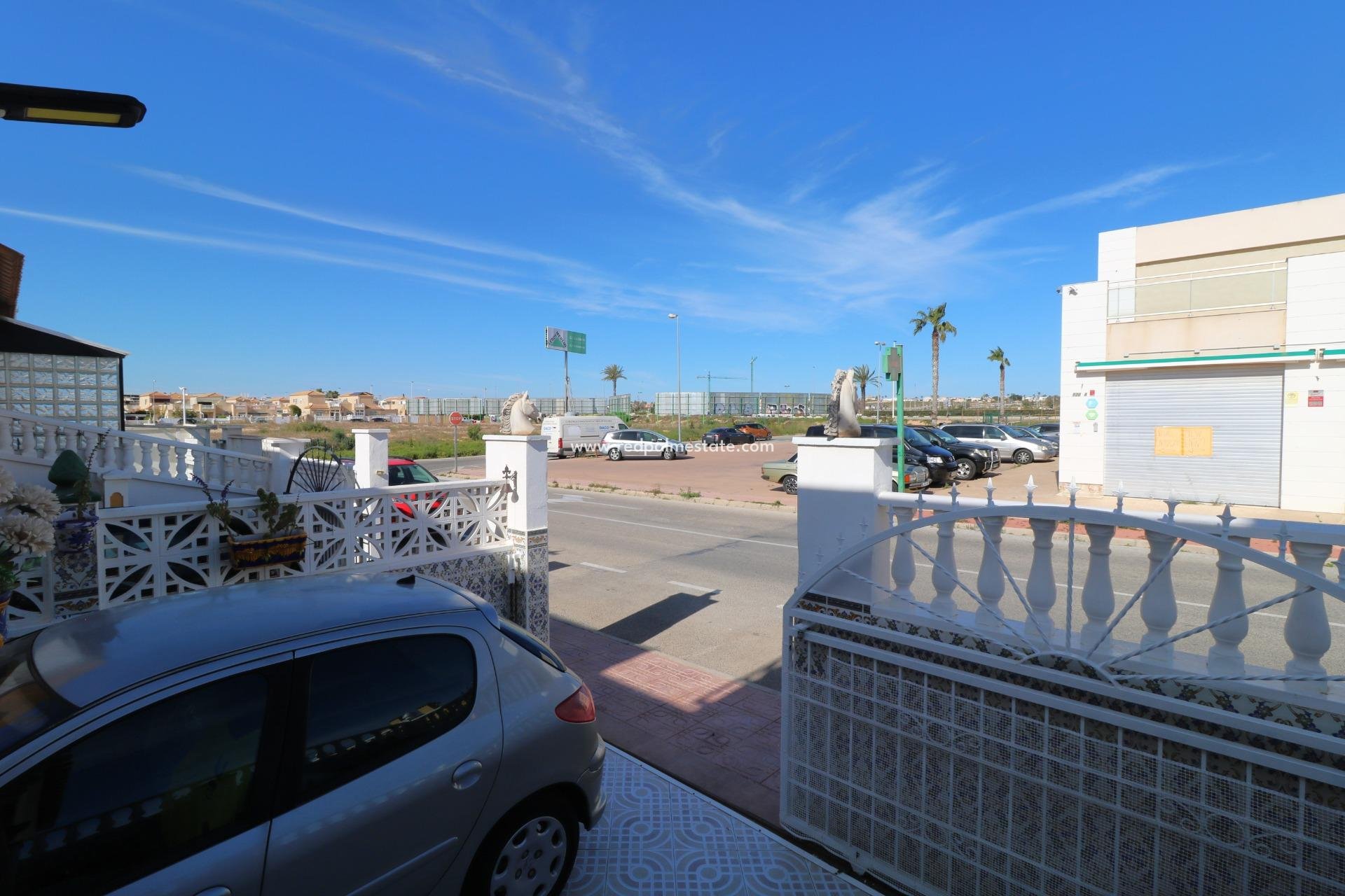 Videresalg - Bungalow -
Torrevieja - La Siesta - El Salado -  Torreta