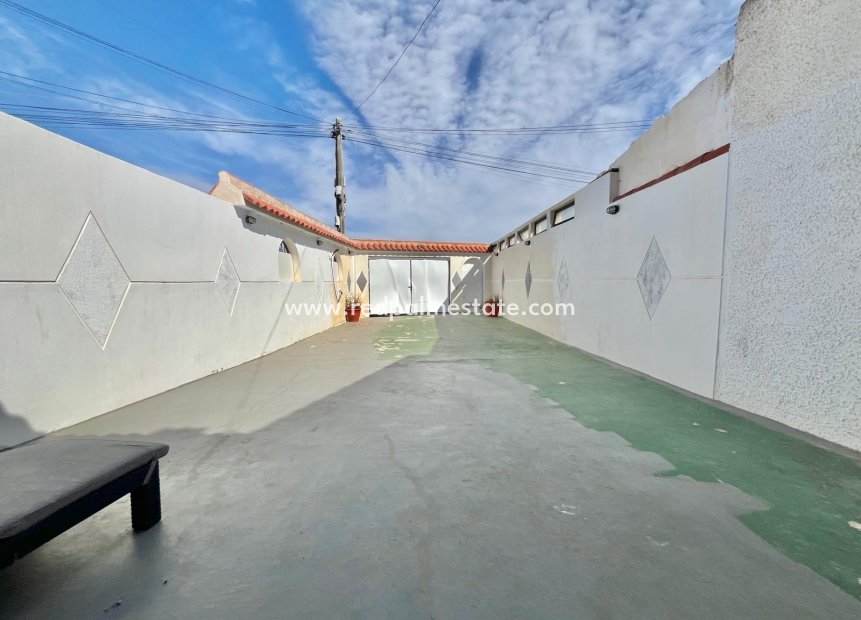 Videresalg - Bungalow -
Torrevieja - La Siesta - El Salado - Torreta