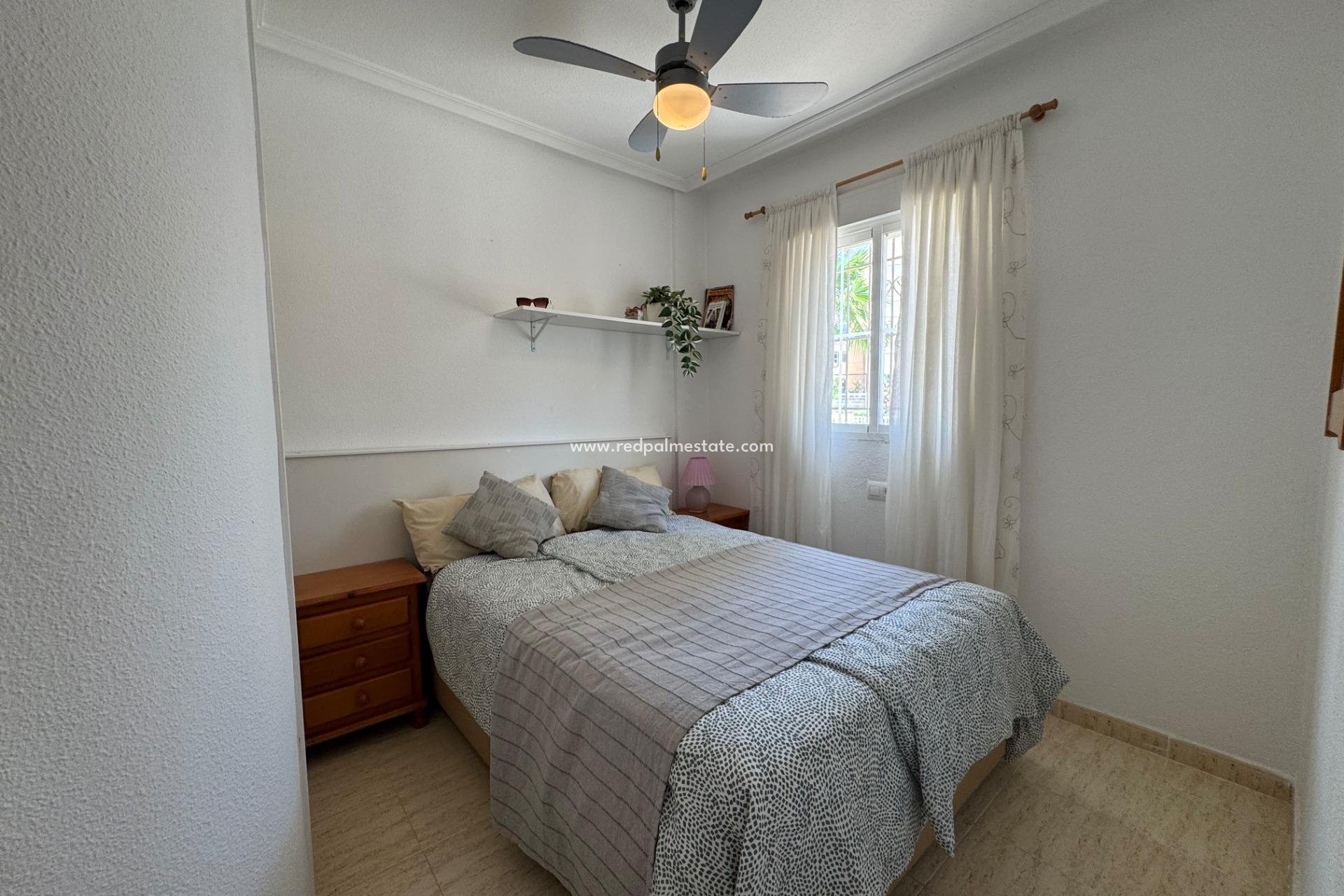 Videresalg - Bungalow -
Torrevieja - La Siesta - El Salado - Torreta