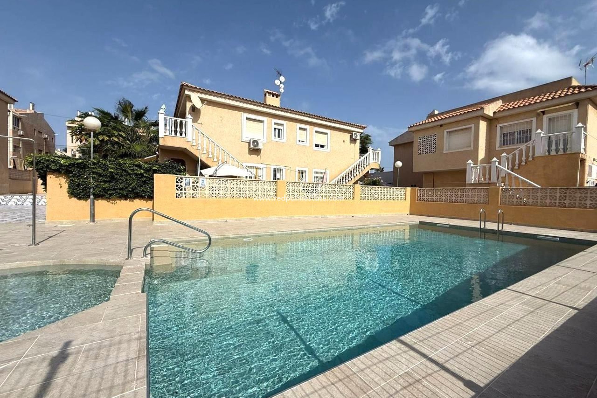 Videresalg - Bungalow -
Torrevieja - Rosaleda-los frutales