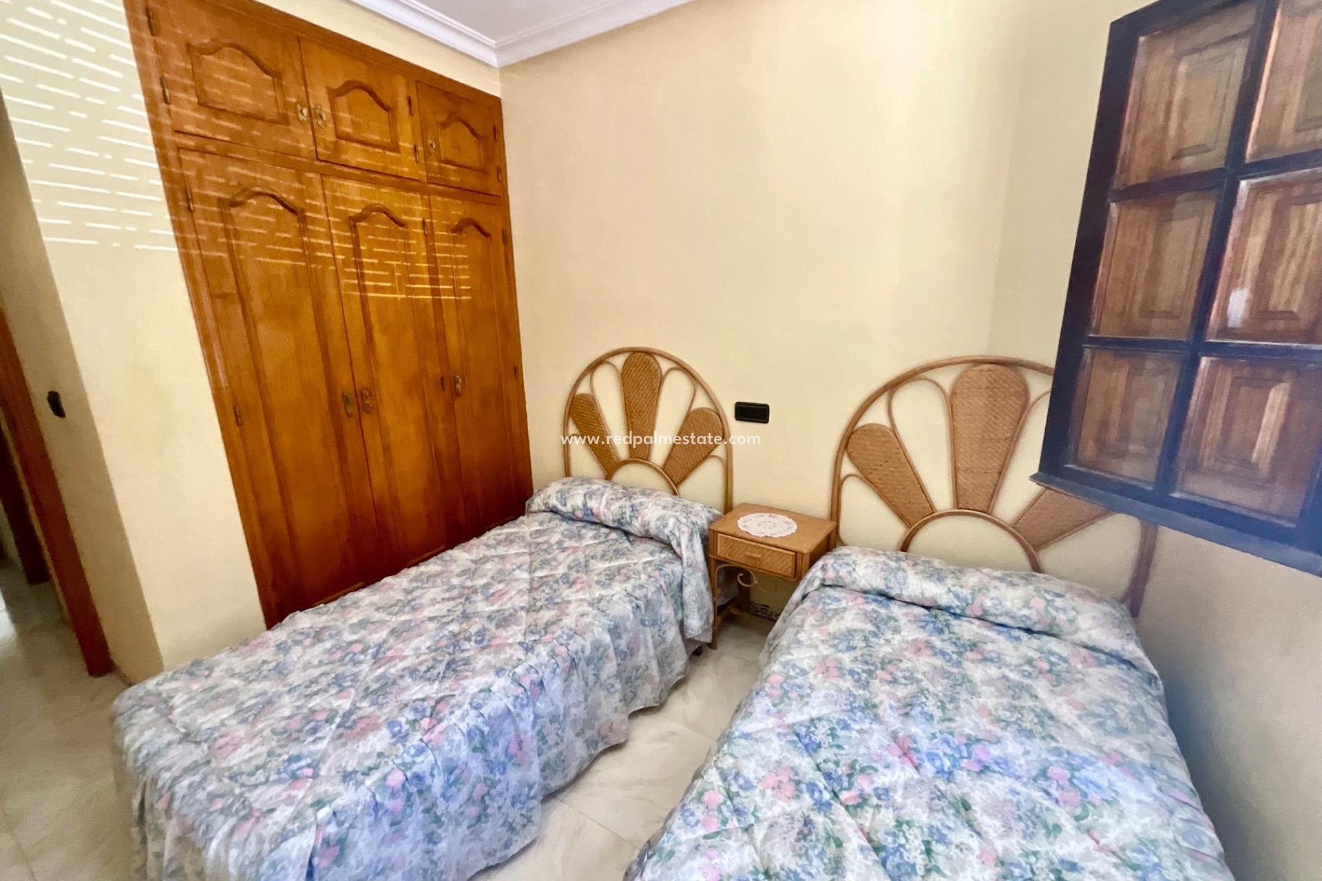 Videresalg - Bungalow -
Torrevieja - Torreblanca