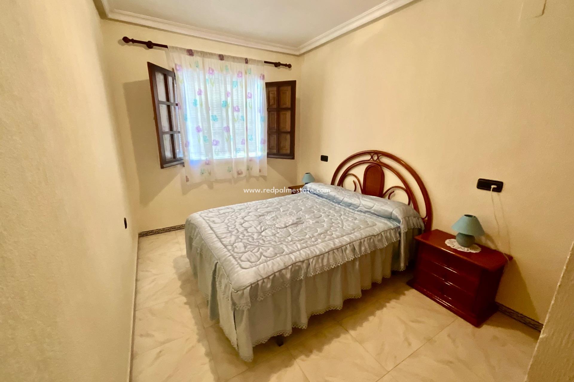 Videresalg - Bungalow -
Torrevieja - Torreblanca