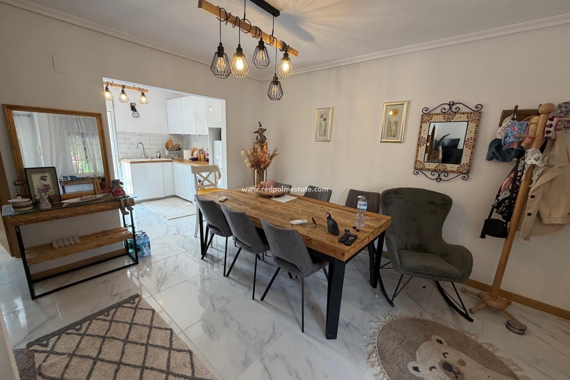 Videresalg - Bungalow -
Torrevieja - Zona Los Frutales