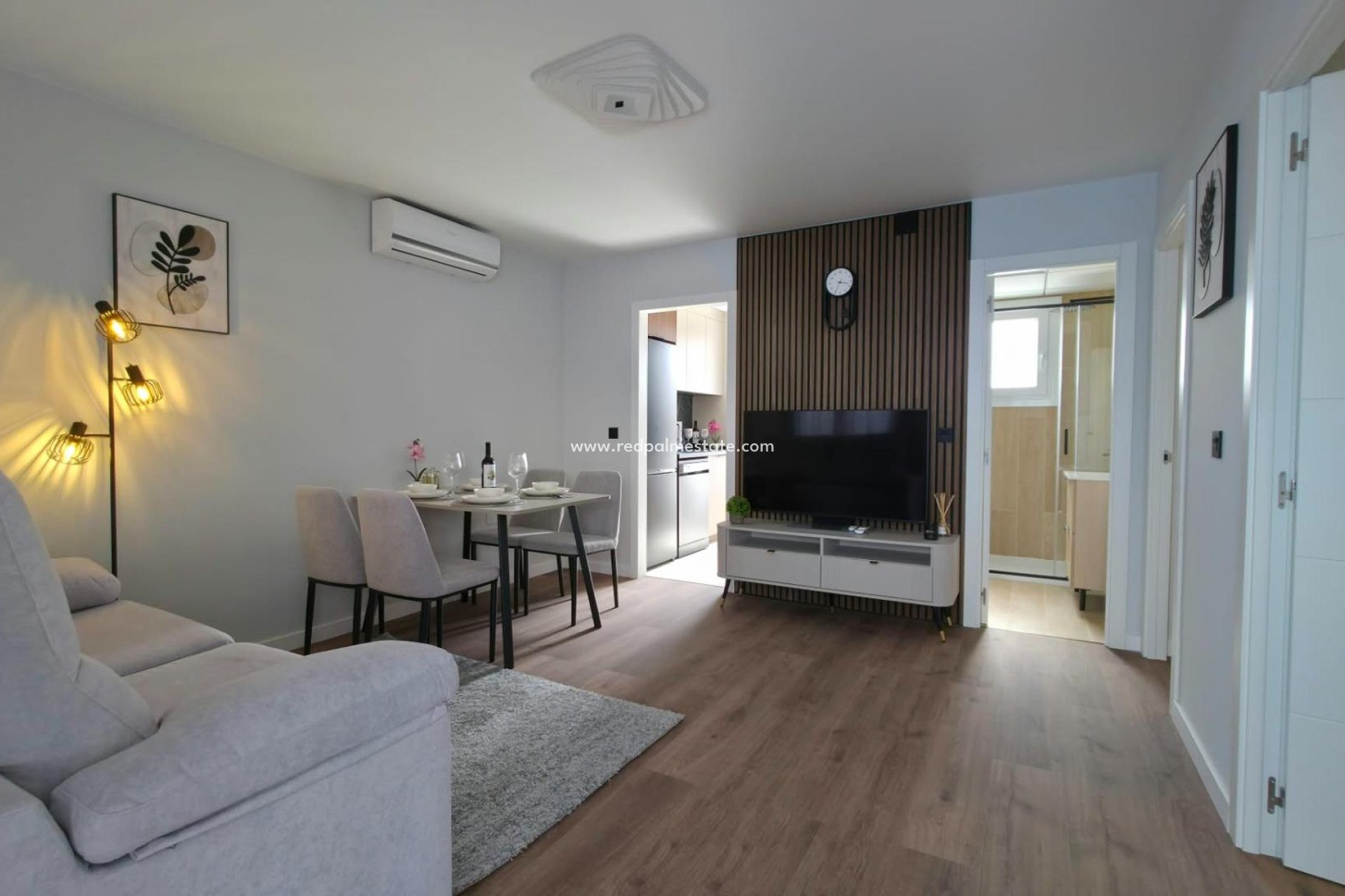 Videresalg - Bungalow -
Torrevieja - Zona Los Frutales