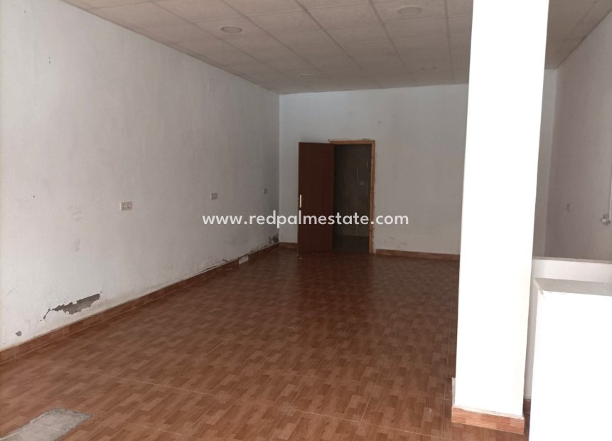 Videresalg - - COMMERCIAL PREMISES -
Torrevieja - Torrevieja Centro