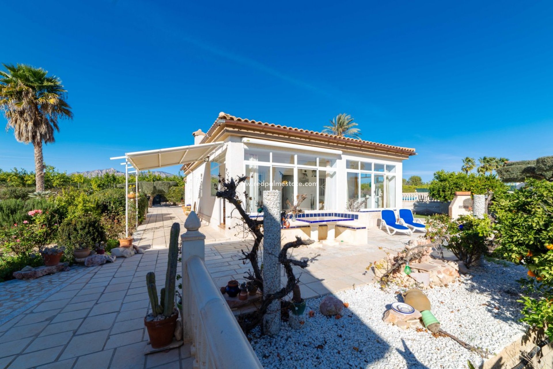 Videresalg - Finca / Landeiendom -
Albatera