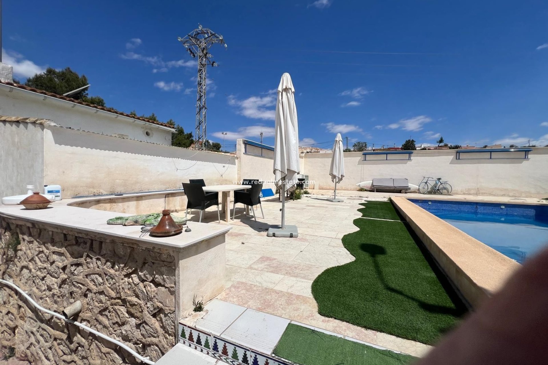 Videresalg - Finca / Landeiendom -
Algueña - Inland