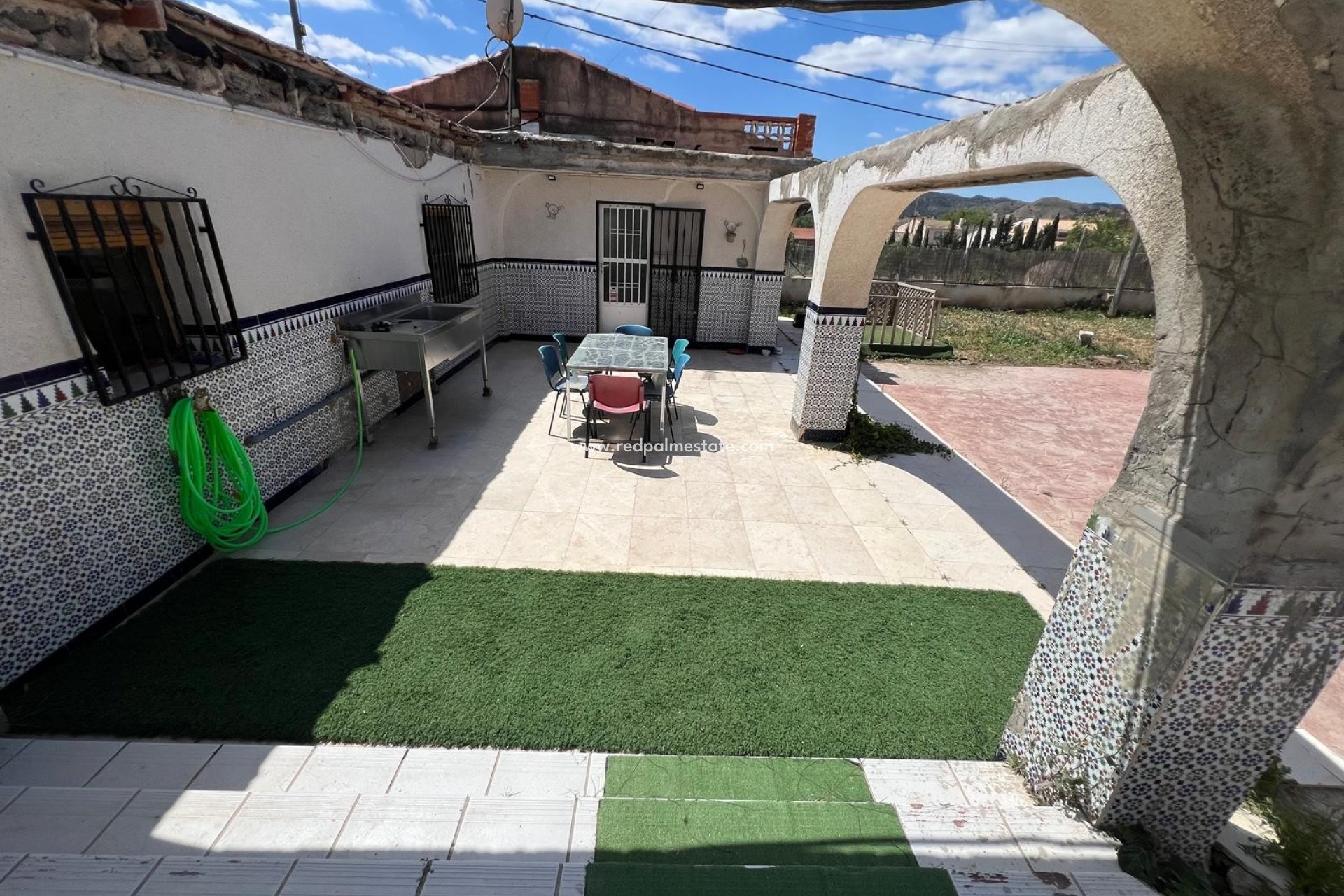 Videresalg - Finca / Landeiendom -
Algueña - Inland