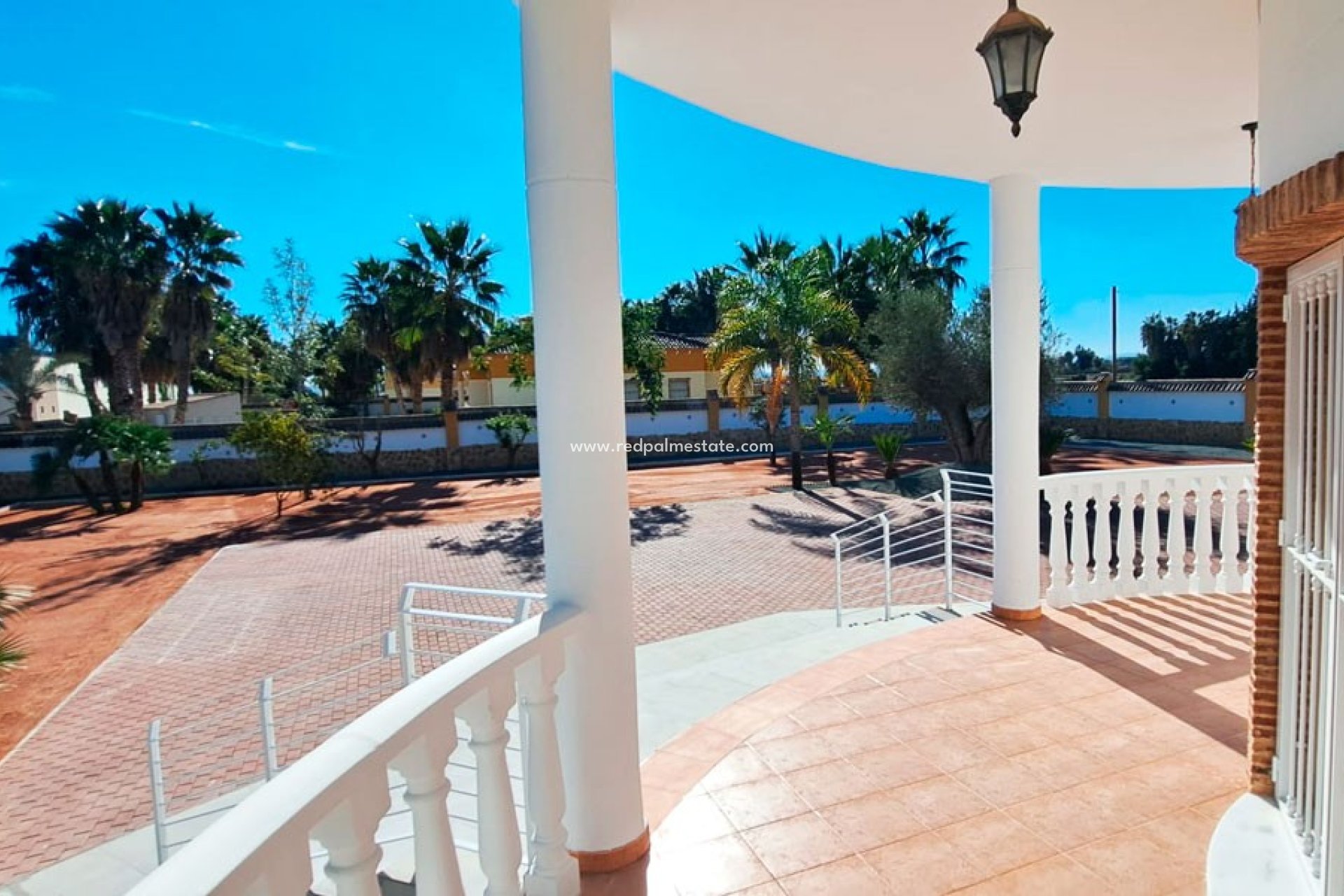 Videresalg - Finca / Landeiendom -
Catral