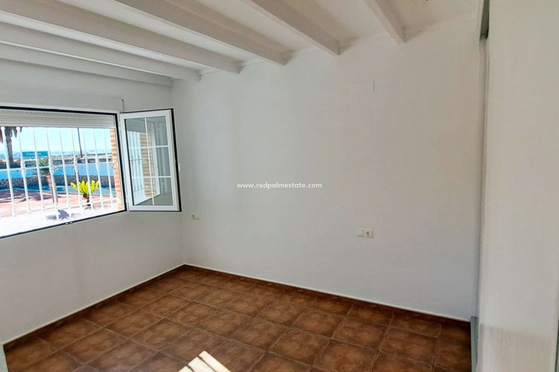 Videresalg - Finca / Landeiendom -
Catral