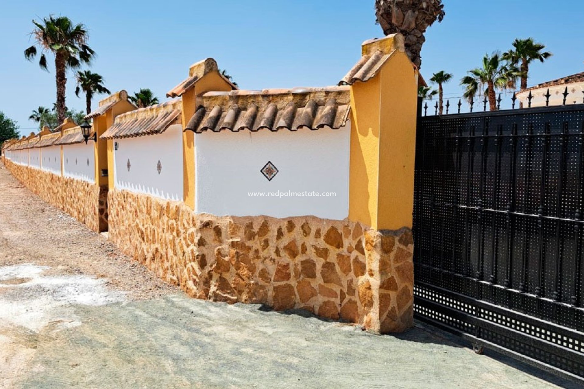 Videresalg - Finca / Landeiendom -
Catral