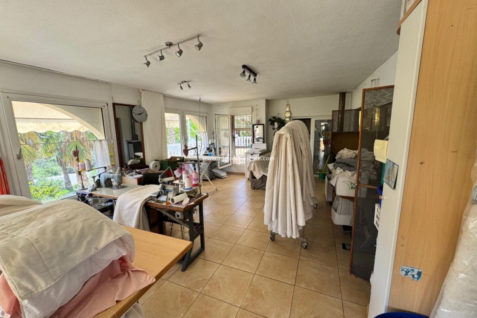 Videresalg - Finca / Landeiendom -
Cautivador - Inland