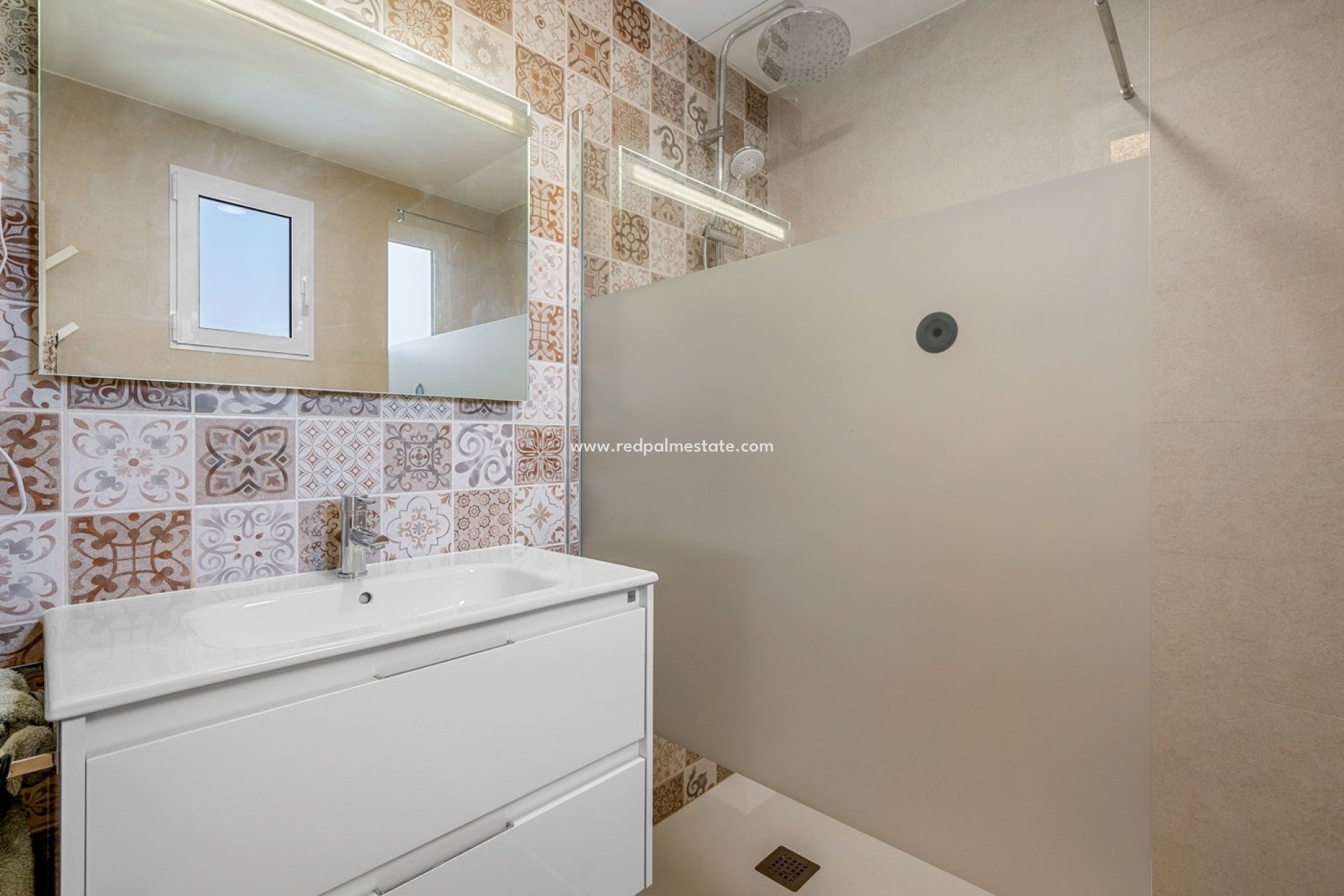 Videresalg - Finca / Landeiendom -
Crevillente - Inland