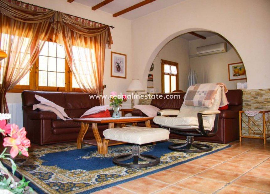 Videresalg - Finca / Landeiendom -
Daya Vieja