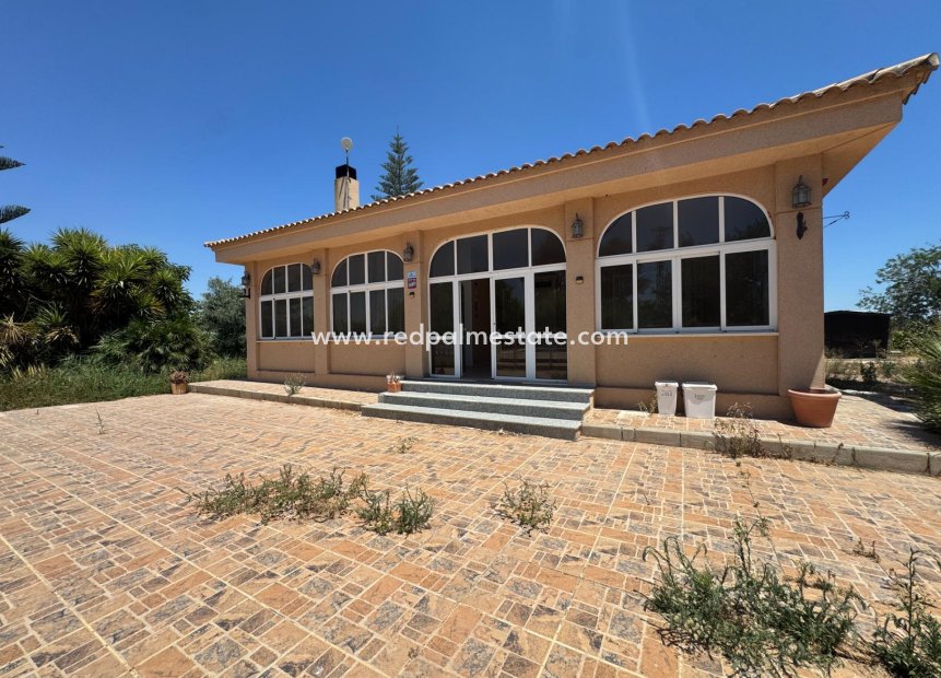 Videresalg - Finca / Landeiendom -
Dolores