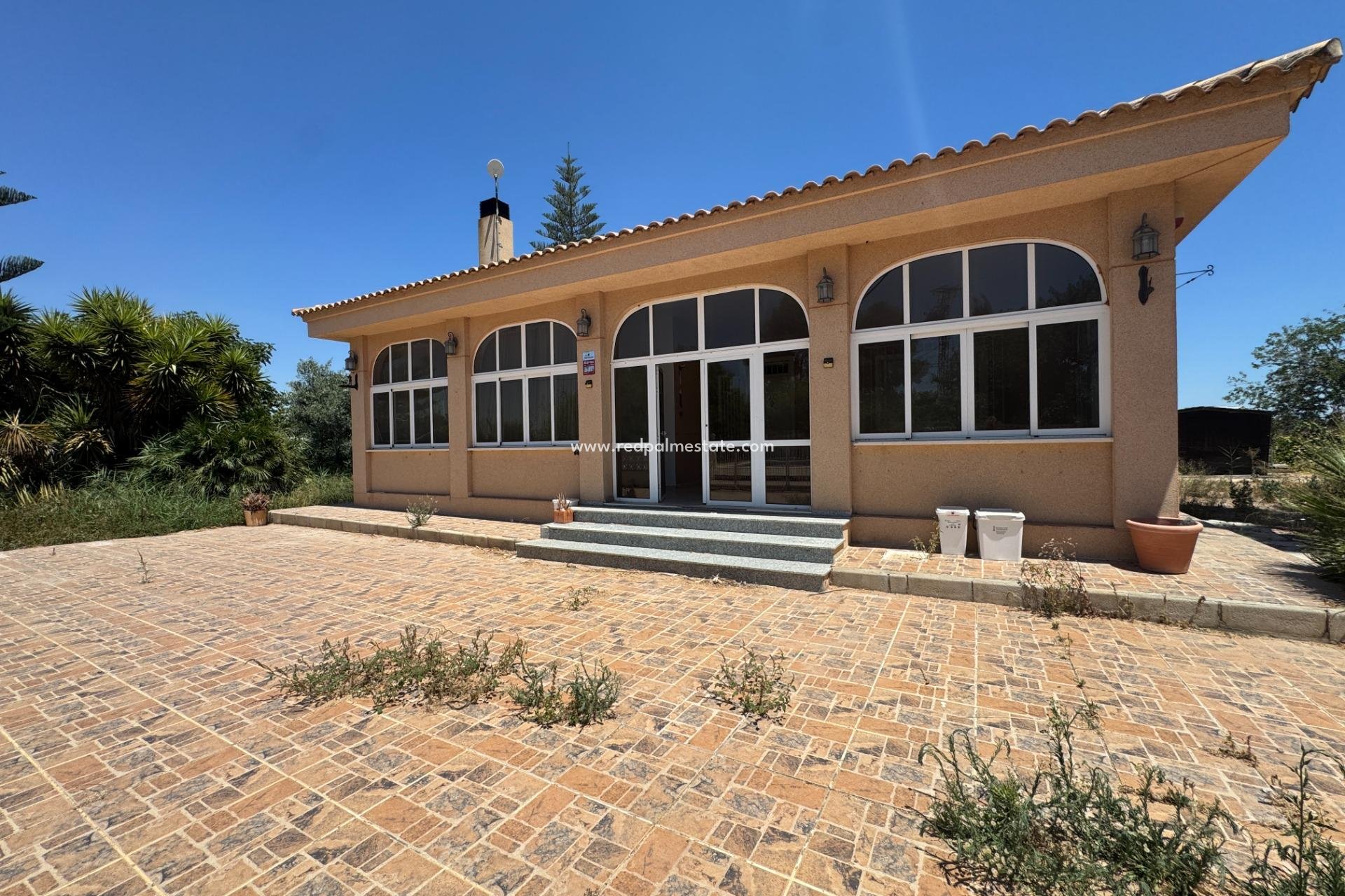 Videresalg - Finca / Landeiendom -
Dolores