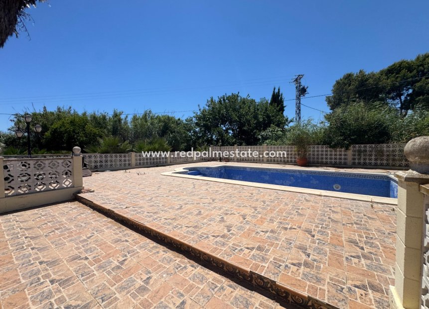 Videresalg - Finca / Landeiendom -
Dolores