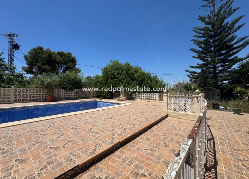 Videresalg - Finca / Landeiendom -
Dolores
