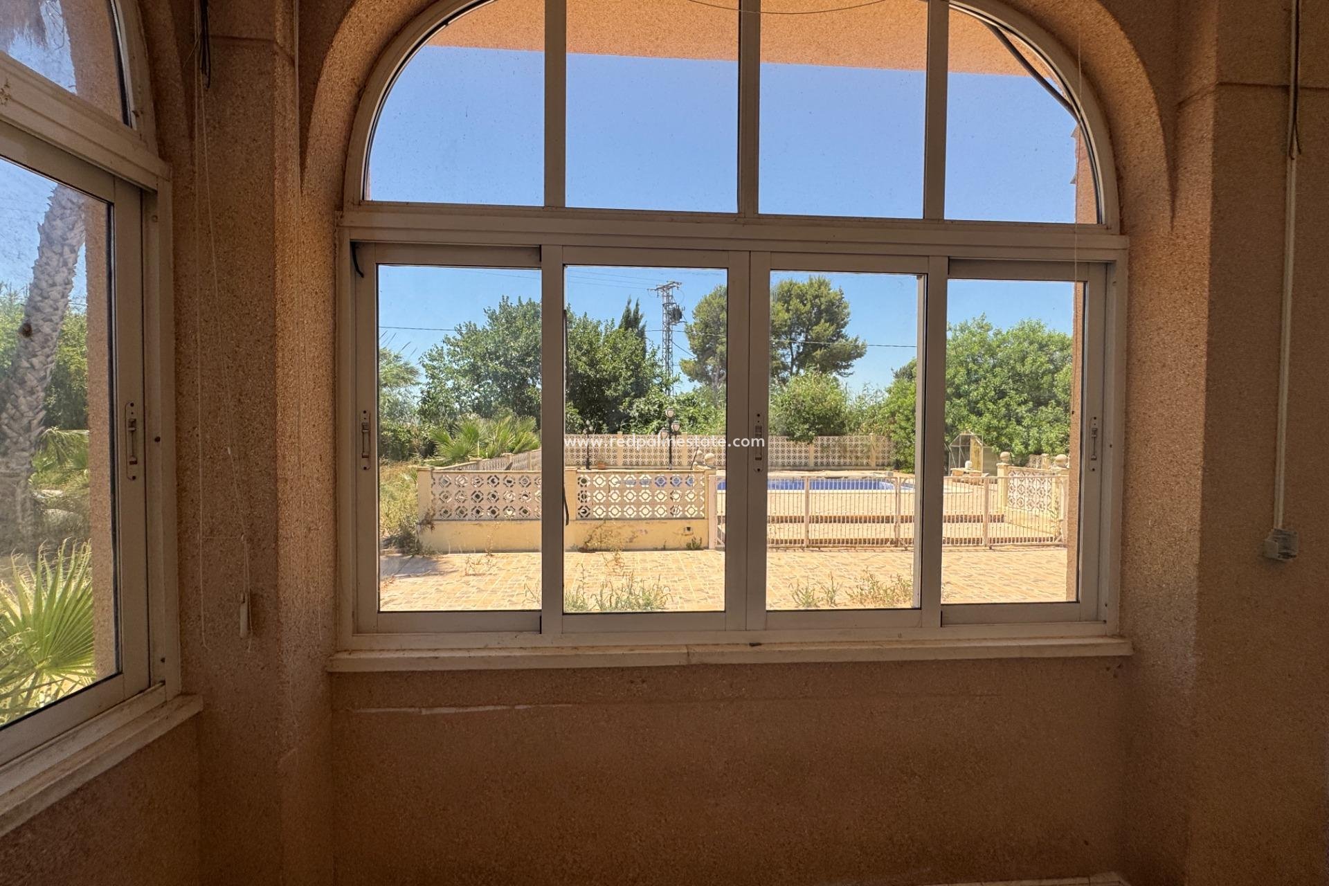 Videresalg - Finca / Landeiendom -
Dolores