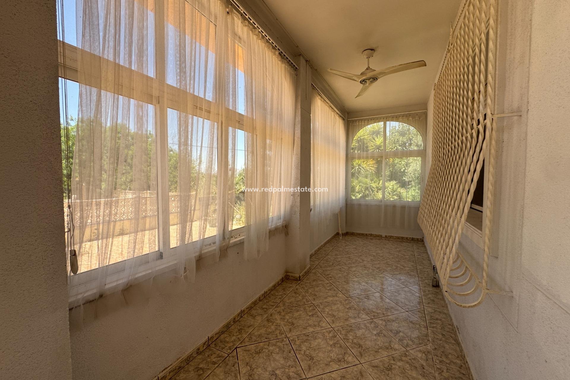 Videresalg - Finca / Landeiendom -
Dolores