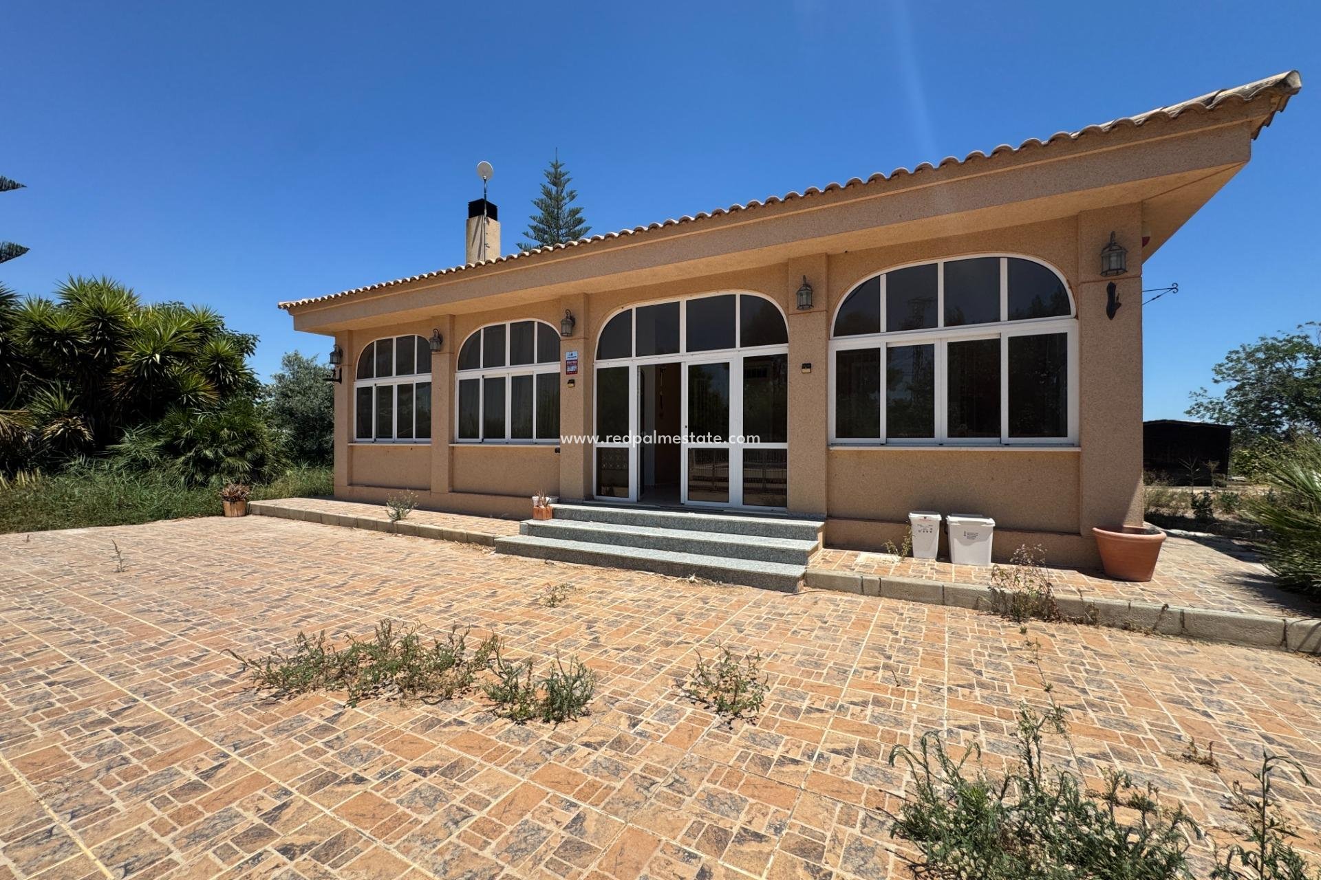 Videresalg - Finca / Landeiendom -
Dolores
