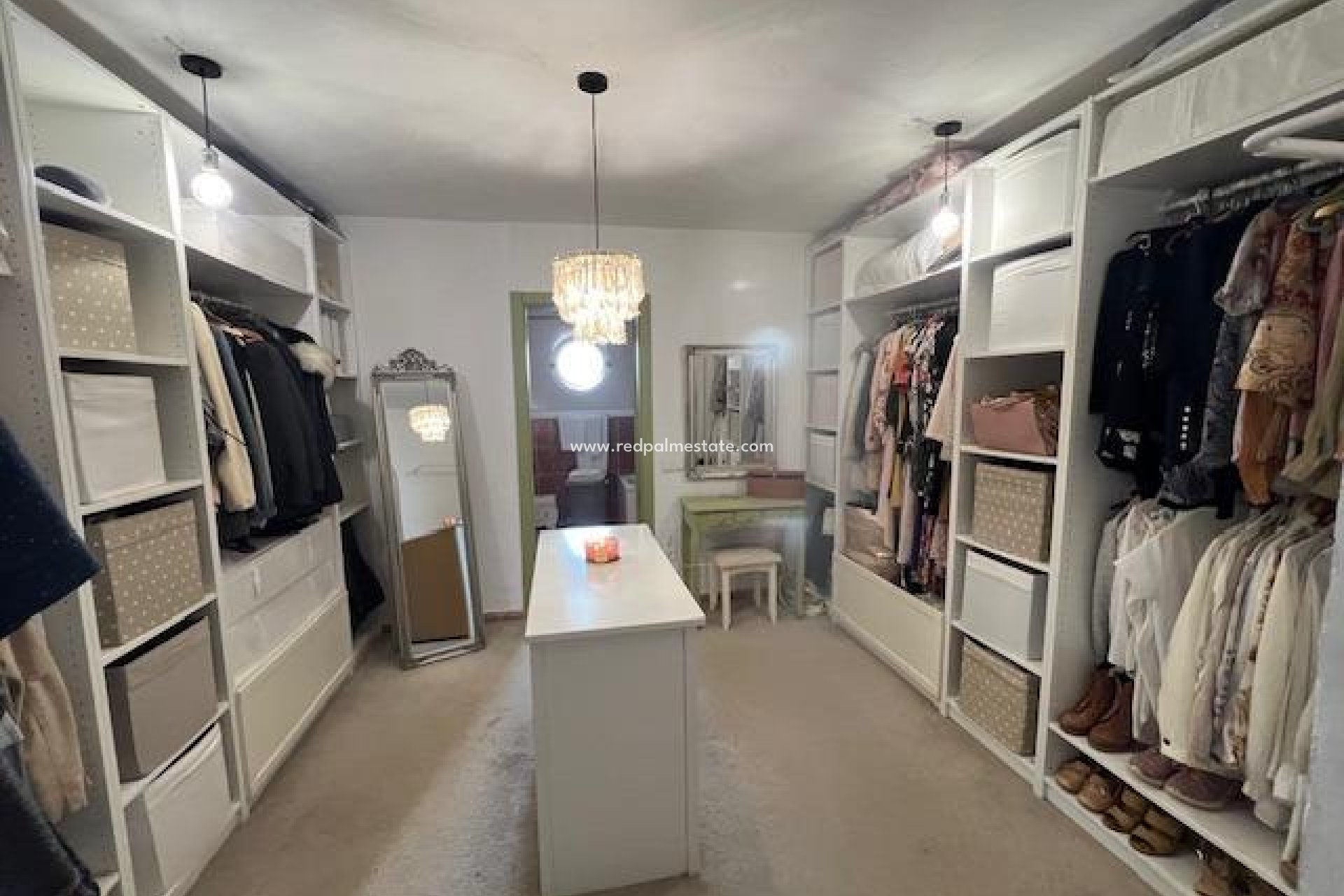 Videresalg - Finca / Landeiendom -
Dolores