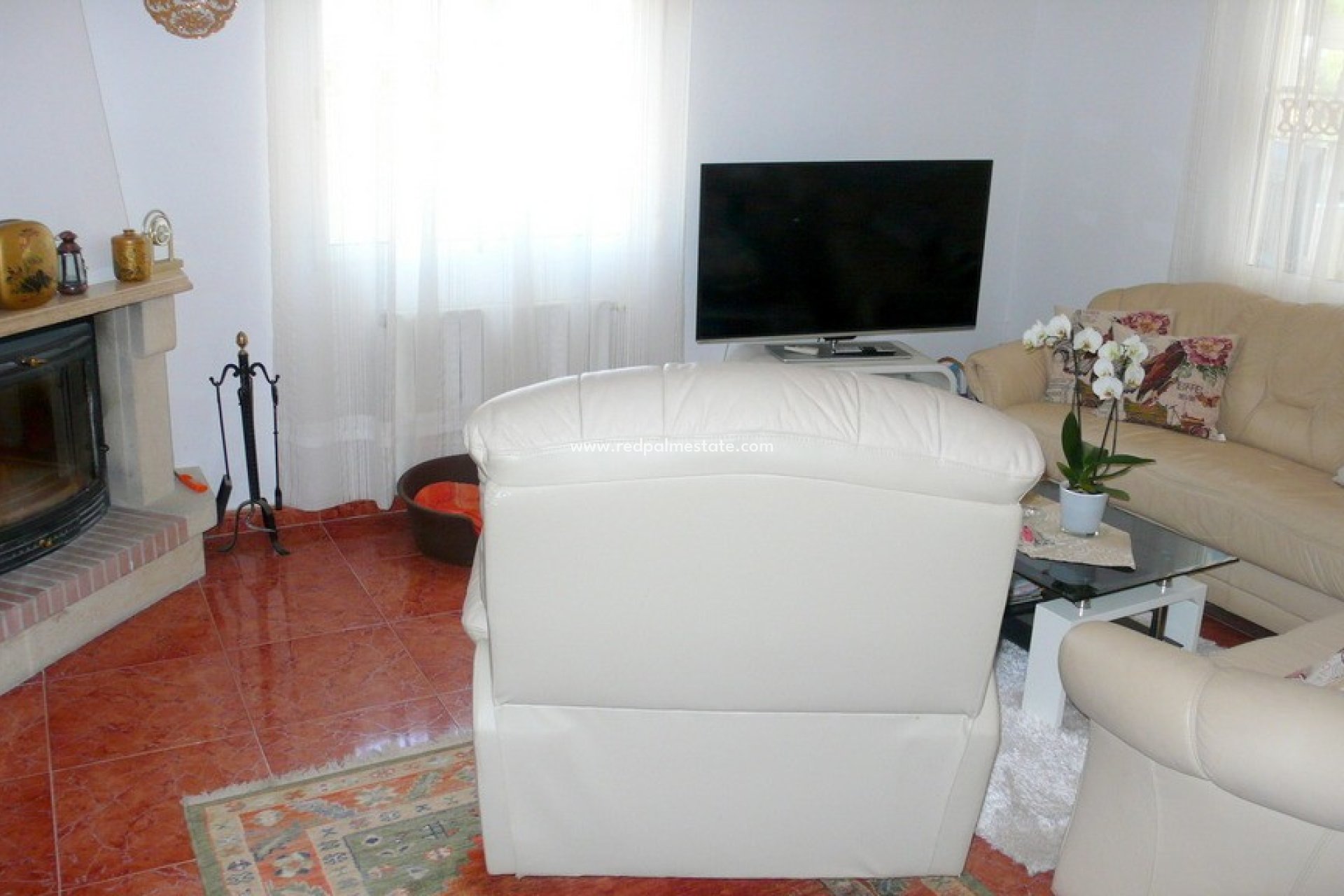 Videresalg - Finca / Landeiendom -
Dolores