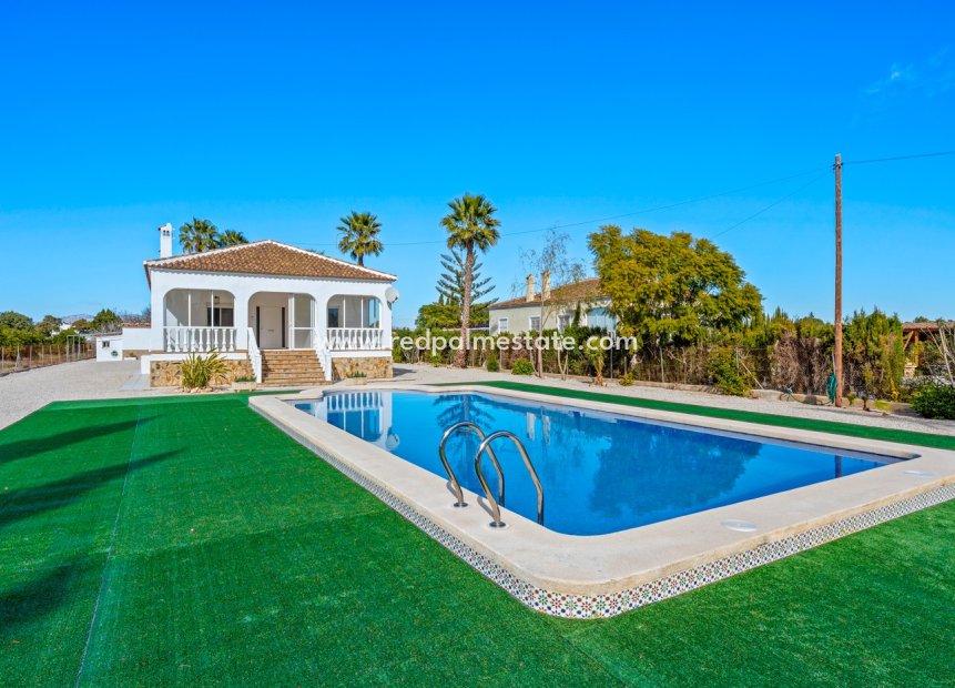 Videresalg - Finca / Landeiendom -
Dolores