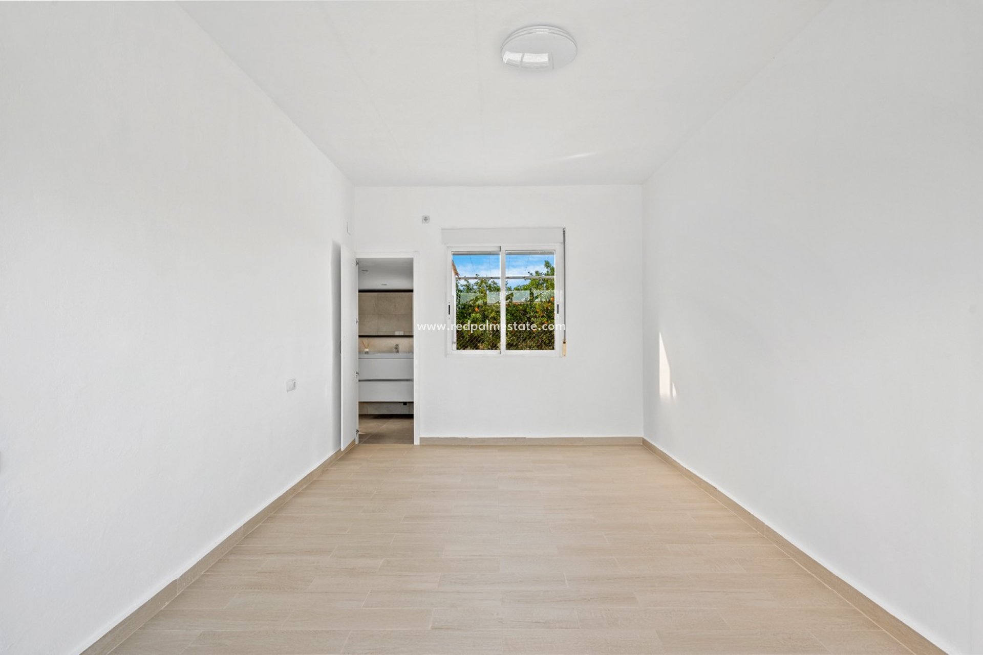 Videresalg - Finca / Landeiendom -
Dolores