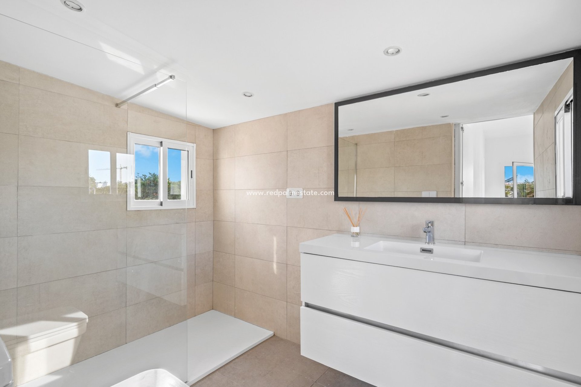 Videresalg - Finca / Landeiendom -
Dolores